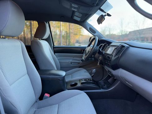 Used 2014 Toyota Tacoma PreRunner w/ Convenience Package image 23