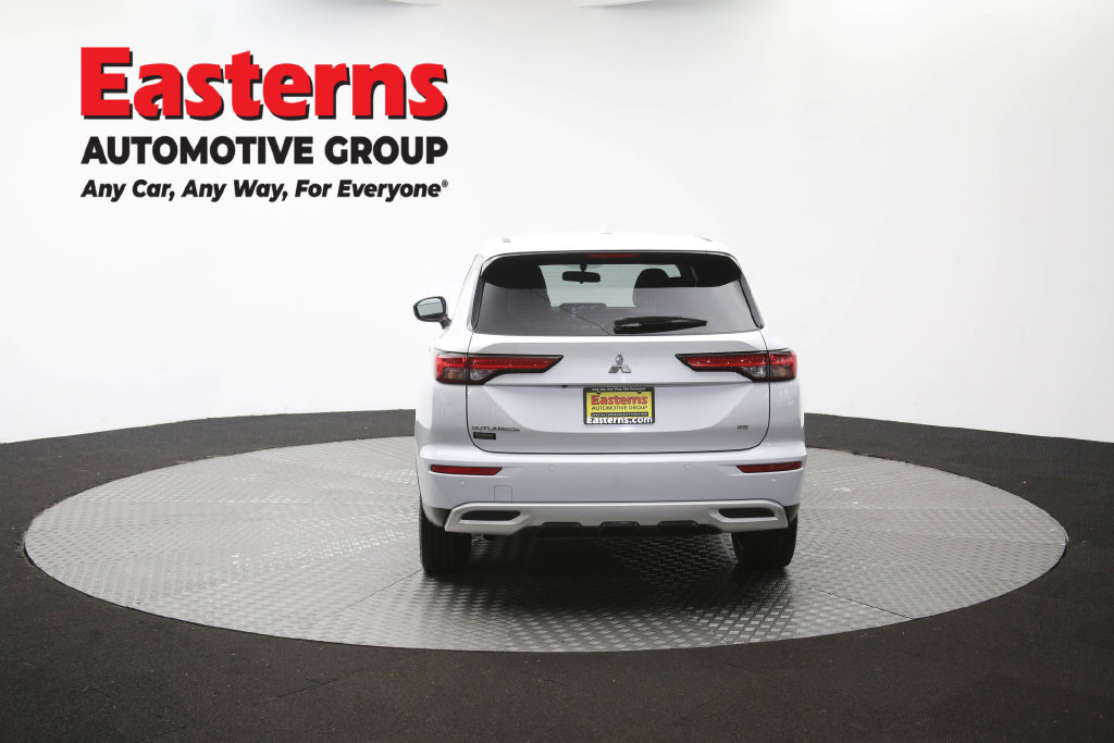 Used 2024 Mitsubishi Outlander SE FWD image 34