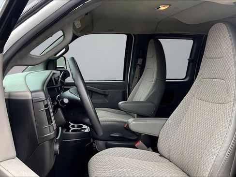 Used 2019 Chevrolet Express 2500 LS RWD image 21
