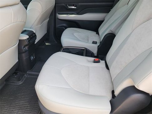 New 2026 Toyota Grand Highlander AWD Hybrid image 19