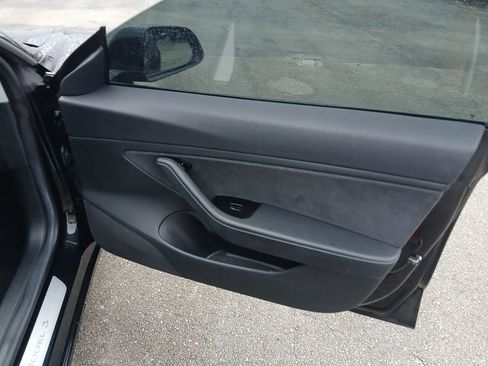 Used 2018 Tesla Model 3 Long Range image 16