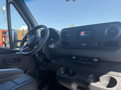 Used 2023 Mercedes-Benz Sprinter 3500 image 16