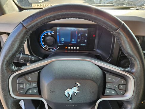 Used 2022 Ford Bronco Wildtrak image 20