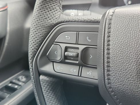 Used 2025 Toyota Tacoma TRD Pro AWD/4WD image 19