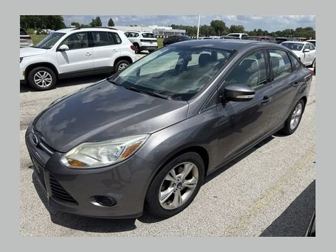 Used 2014 Ford Focus SE w/ SE Winter Package FWD image 1