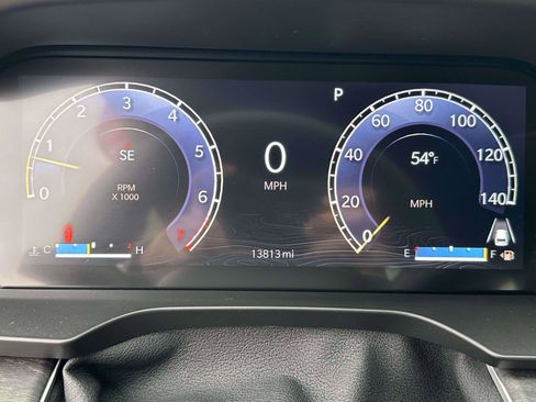 Used 2023 Jeep Grand Cherokee Limited w/ Luxury Tech Group II image 24