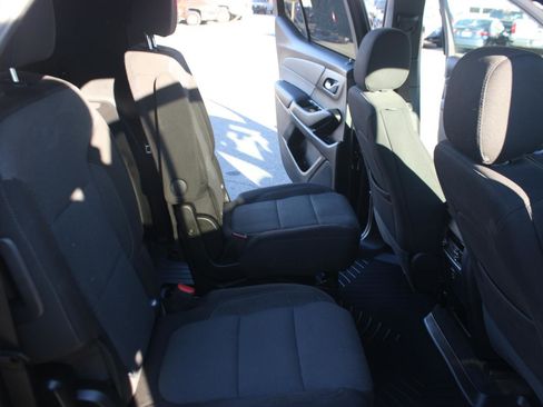 Used 2023 Chevrolet Traverse LT image 37