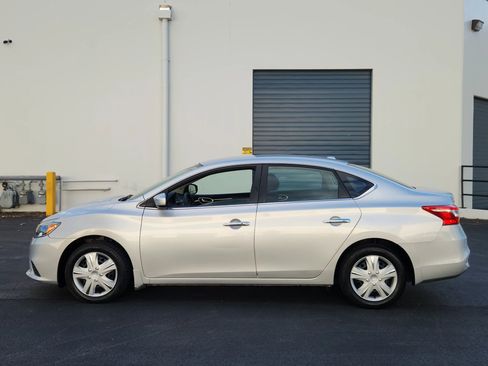 Used 2017 Nissan Sentra SV FWD image 2