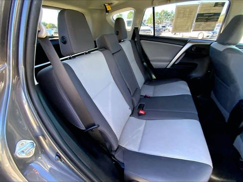 Used 2015 Toyota RAV4 LE image 15