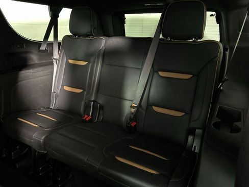Used 2023 GMC Yukon XL AT4 w/ AT4 Premium Plus Package AWD/4WD image 15