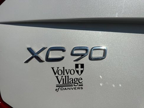 Certified 2024 Volvo XC90 B5 Plus w/ Protection Package Premier AWD/4WD image 10