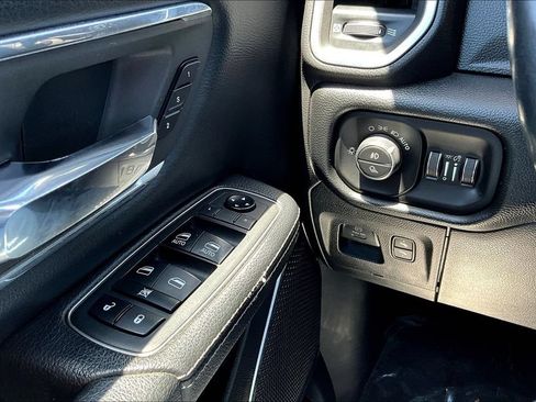 Used 2019 RAM 1500 Laramie w/ Sport Appearance Package AWD/4WD image 17