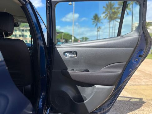 Used 2022 Nissan Leaf SV image 13