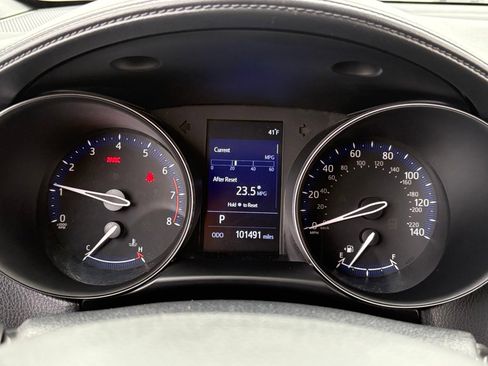 Used 2019 Toyota C-HR XLE image 14