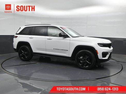 Used 2023 Jeep Grand Cherokee Limited w/ Luxury Tech Group II AWD/4WD image 1