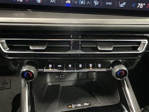 New 2026 Chevrolet Traverse LT w/ Driver Confidence Package image 20