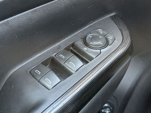 Used 2018 GMC Acadia SLT image 17