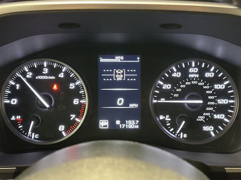 Used 2024 Subaru Ascent Premium w/ Convenience Package image 36