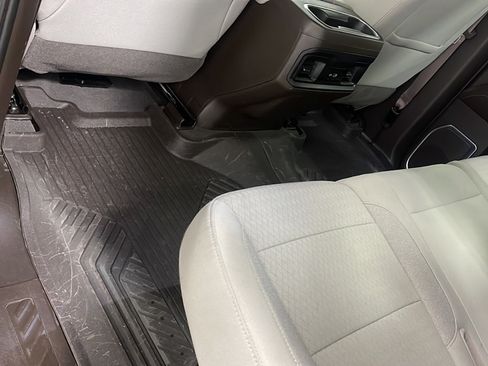 Used 2023 Chevrolet Silverado 1500 LT AWD/4WD image 12