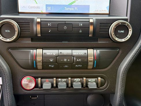 Used 2022 Ford Mustang Shelby GT500 w/ Technology Package image 32