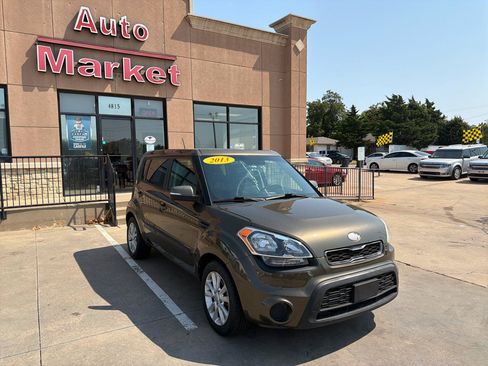 Used 2013 Kia Soul + w/ Audio Pkg FWD image 5