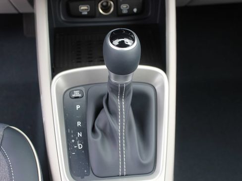 New 2026 Hyundai Venue SEL FWD image 19
