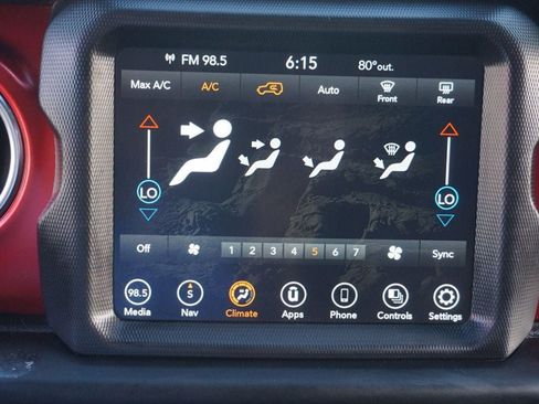 Used 2021 Jeep Wrangler Unlimited Rubicon AWD/4WD image 37