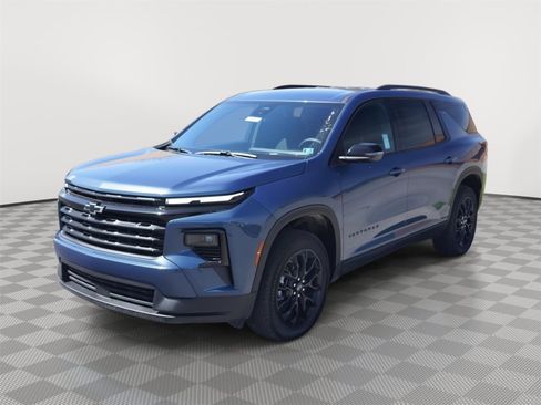 New 2026 Chevrolet Traverse LT w/ Midnight/Sport Edition FWD image 8