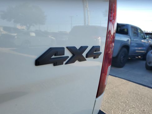 Used 2018 RAM 2500 Laramie w/ Sport Appearance Group image 8