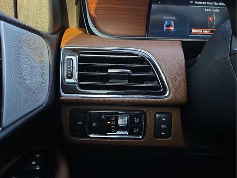 Used 2023 Lincoln Navigator L Reserve AWD/4WD image 20