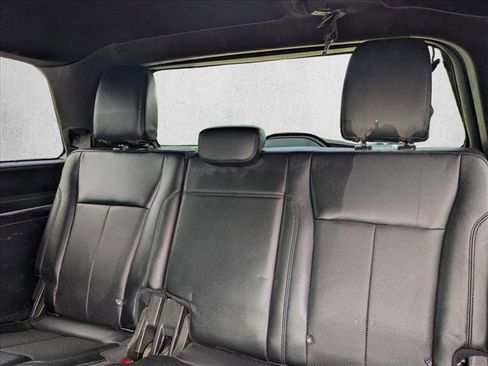 Used 2021 Ford Expedition XLT image 14