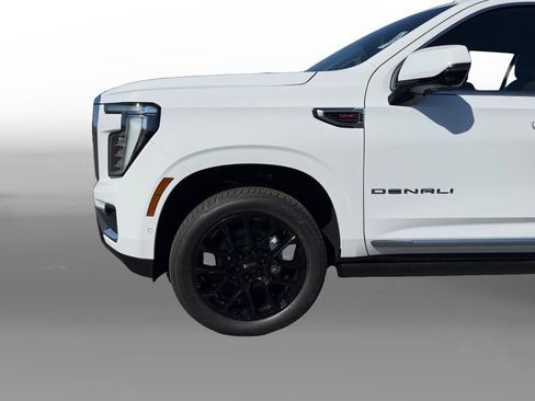 New 2026 GMC Yukon XL Denali w/ Sun & Power Step Package image 9