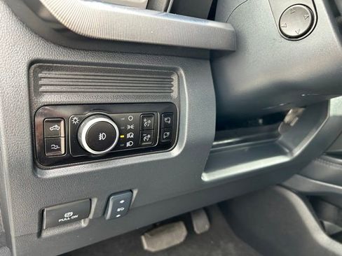 Used 2025 Ford F450 Platinum AWD/4WD image 30