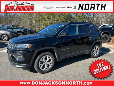 Used 2024 Jeep Compass Latitude image 1