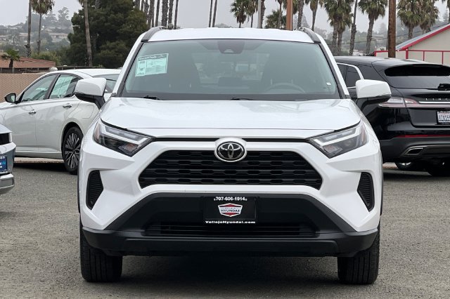 Used 2025 Toyota RAV4 XLE AWD/4WD image 11