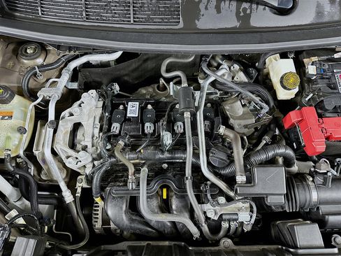 Used 2025 Nissan Kicks S image 31