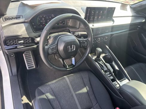 Used 2025 Honda Accord Sport image 17