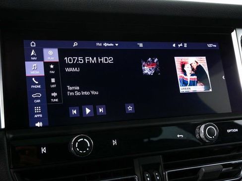 Certified 2023 Porsche Macan image 13