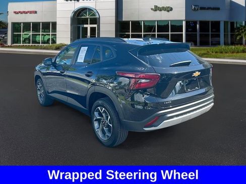 Used 2025 Chevrolet Trax LT w/ Driver Confidence Package image 6