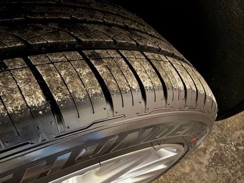 Used 2023 Buick Envision Avenir image 11