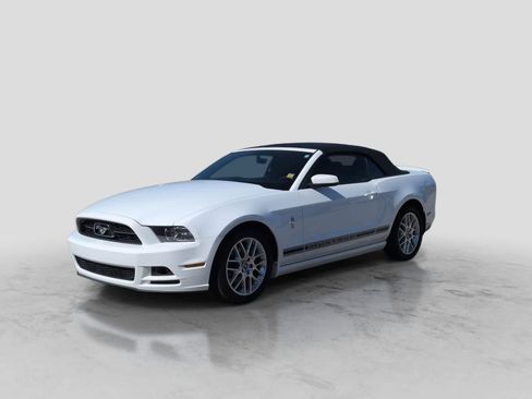 Used 2013 Ford Mustang Premium w/ Electronics Pkg RWD image 3