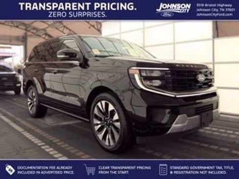 Used 2025 Ford Expedition Platinum w/ Driver's Package AWD/4WD image 1