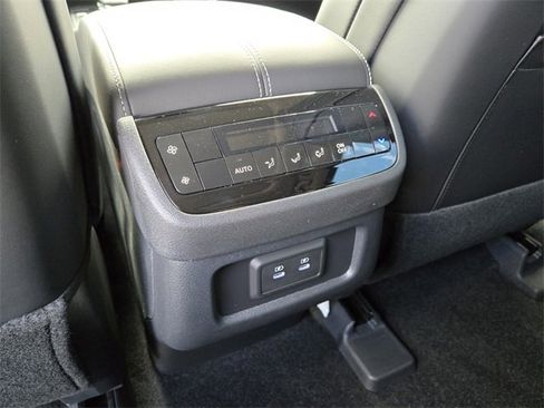 New 2026 INFINITI QX60 Pure image 18