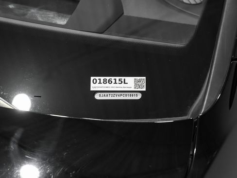 Used 2023 Bentley Bentayga V8 image 70