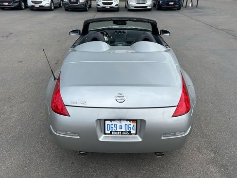 Used 2005 Nissan 350Z Touring image 8