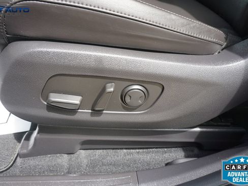 Used 2023 Kia Carnival EX FWD image 30