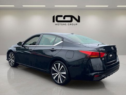 Used 2020 Nissan Altima 2.5 SR FWD image 3