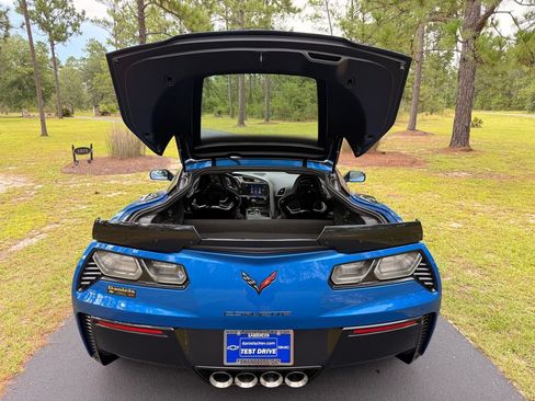 Used 2015 Chevrolet Corvette Z06 RWD image 5