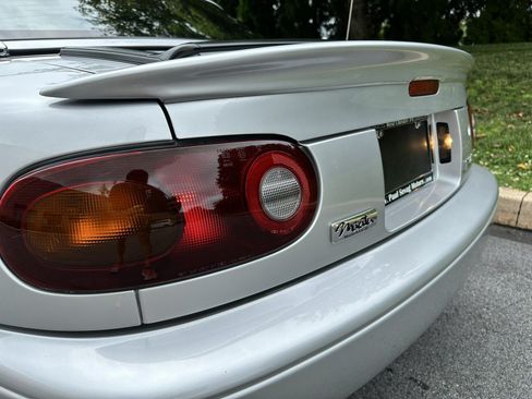 Used 1990 MAZDA MX-5 Miata RWD image 89