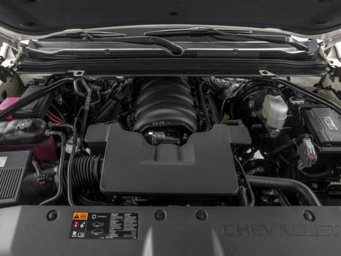 Used 2016 Chevrolet Suburban LT w/ LT Signature Package AWD/4WD image 9